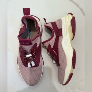 STEVE MADDEN SNEAKERS